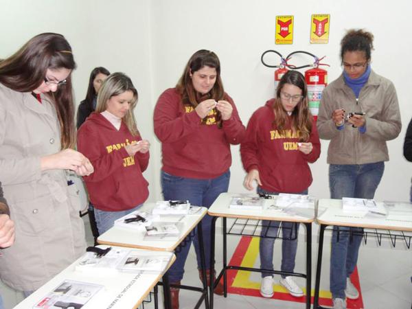 Minicurso sobre Perfuração do lóbulo auricular para colocação de brincos