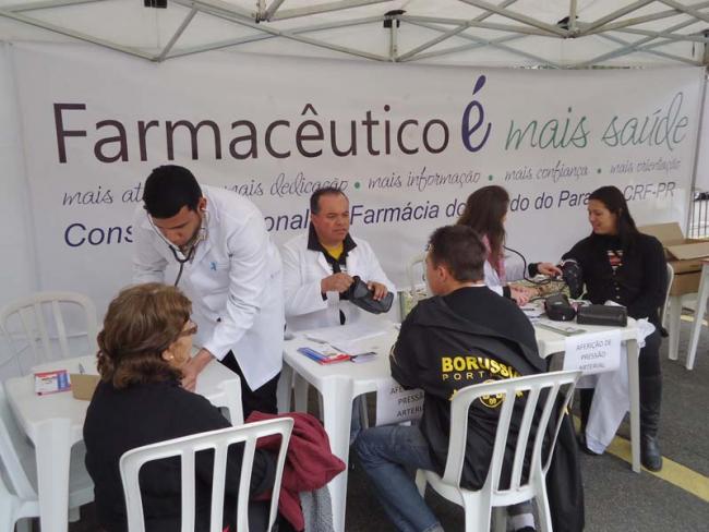 CRF-PR em Ação na Semana do Farmacêutico 