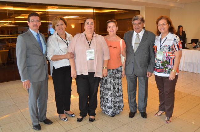 Reunião histórica sela unidade farmacêutica