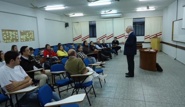 Presidente do CRF-PR integra o  XVII Fórum do Egresso na Unipar - Umuarama