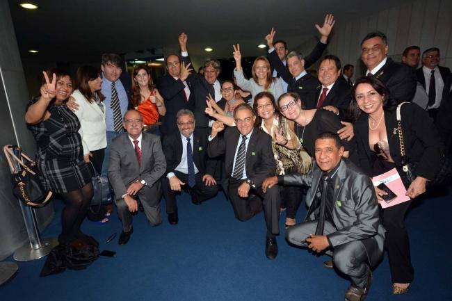 VITÓRIA NO SENADO! Substitutivo do PL Farmácia Estabelecimento de Saúde é aprovado! 