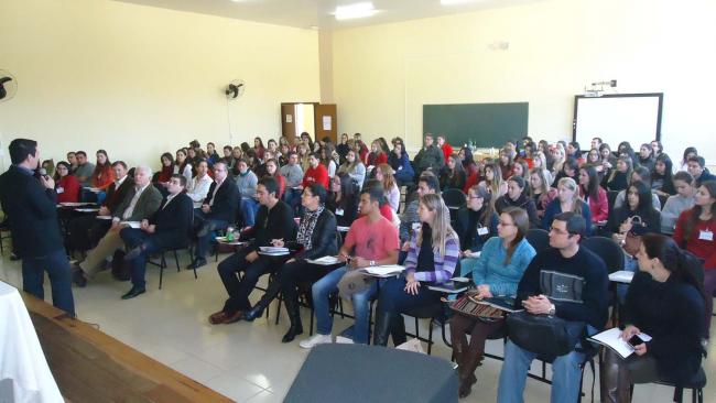 CRF-PR participa do I Ciclo de Debates: Farmácia – Carreira e Profissão 