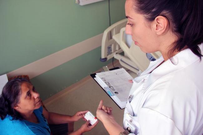 Programa do Hospital do Idoso auxilia no uso correto de medicamentos prescritos