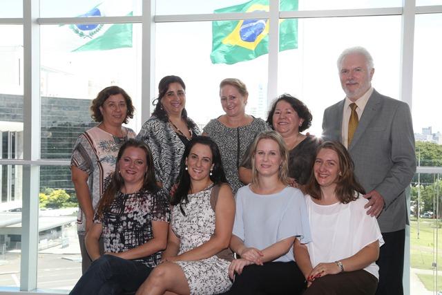 CRF-PR participou das homenagens às cientistas do teste simultâneo da dengue, zika e chikungunya