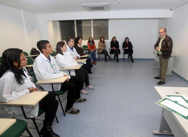 Farmacêuticos recebem certificação inédita em farmácia clínica