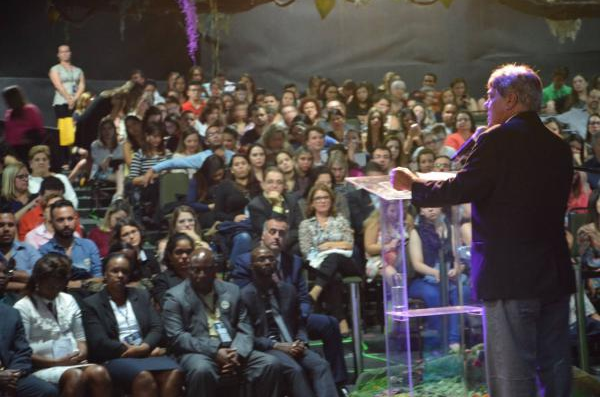 Abertura do XII Congresso Mundial, em Gramado, é prestigiada por autoridades do DAF e da Anvisa