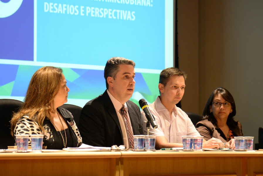 Paraná reforça ações de controle de infecção e resistência antimicrobiana