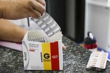 Após reclamações, prefeitura de Curitiba anuncia a chegada de 152 milhões de medicamentos