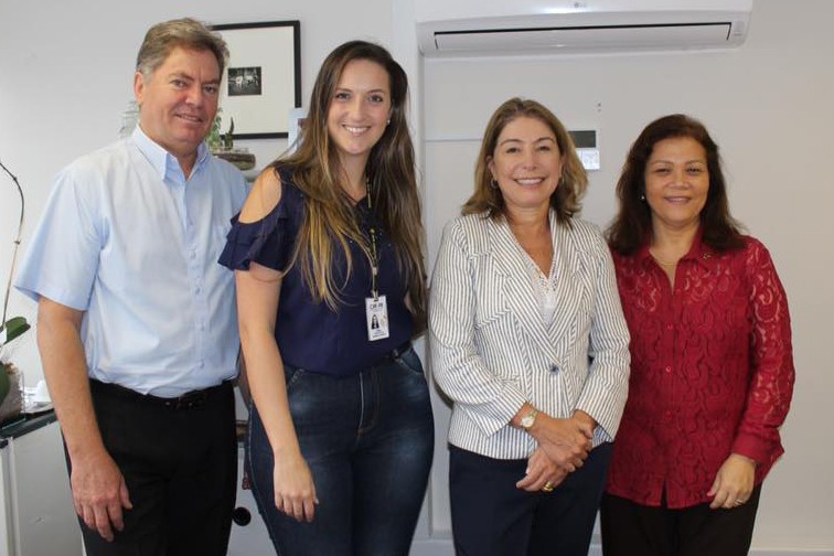 Reunião com parlamentares para discutir o ensino presencial na área da saúde