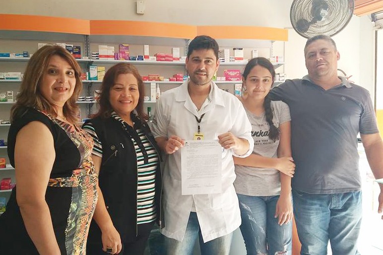 Diretoras do CRF-PR parabenizam farmacêutico de Jataizinho