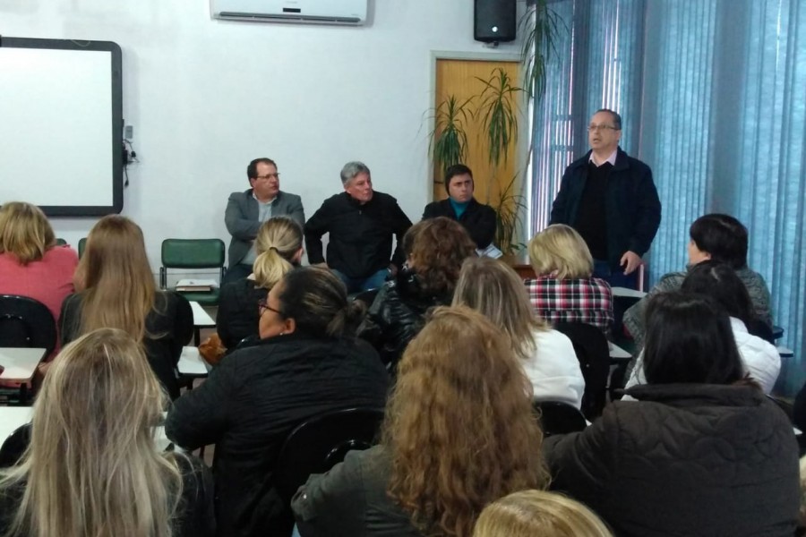 Debate sobre a organização da assistência farmacêutica em Palmeira