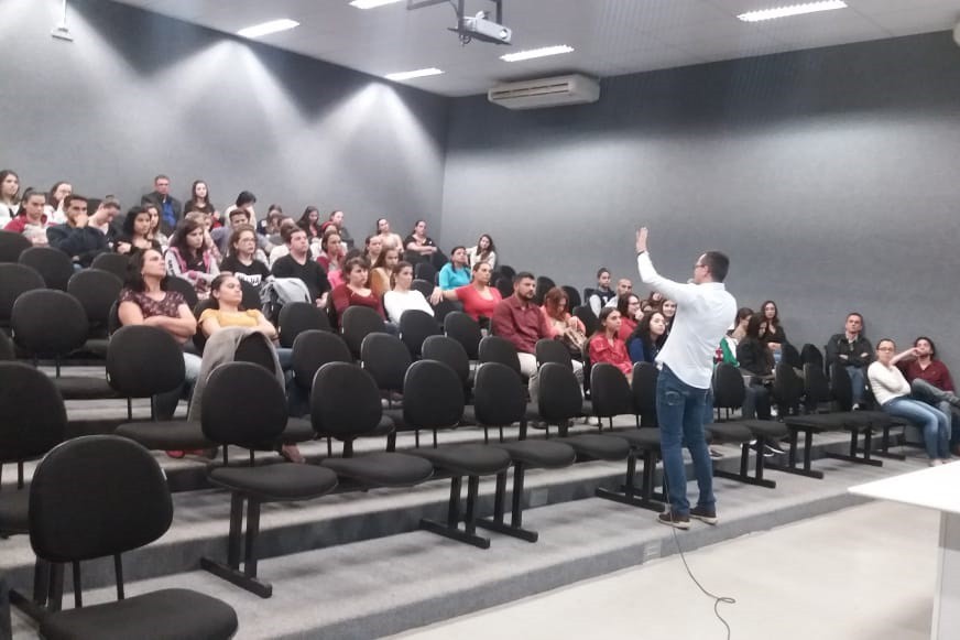 CRF-PR presente na Semana Acadêmica da Unopar em Arapongas