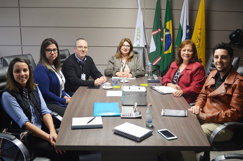 Reunião sobre a atuação do farmacêutico em vacinas