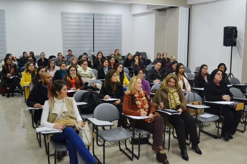 Farmacêuticos participam da palestra “O Poder da Ação”