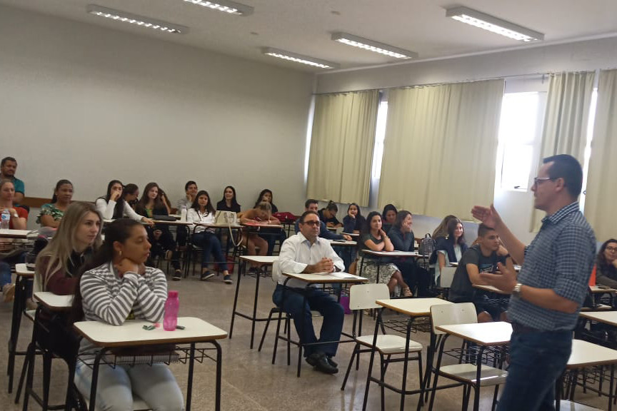 Serviço de Vacinação em Farmácia é tema de palestra em Maringá