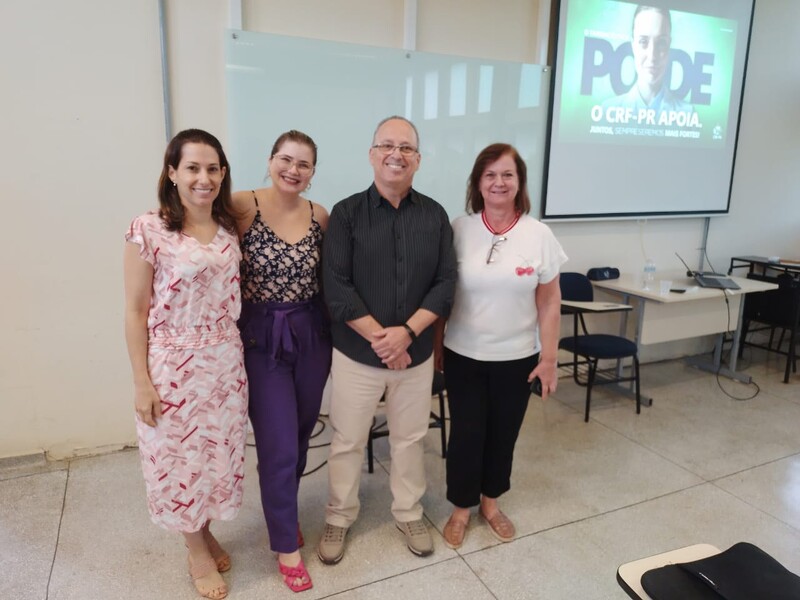 Presidente do CRF-PR ministra palestra aos acadêmicos do CRF-PR Júnior da UEL