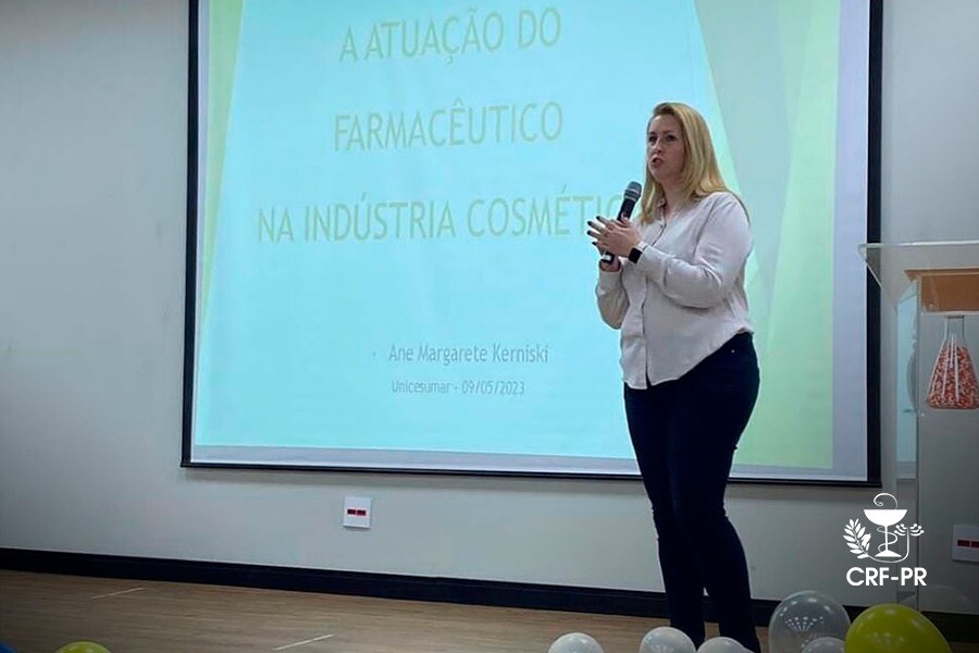 CRF-PR realiza palestra para acadêmicos de Farmácia da Unicesumar