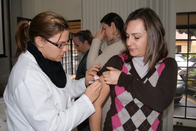 CRF-PR cede espaço para campanha de Vacinação contra a gripe H1N1 para Farmacêuticos 