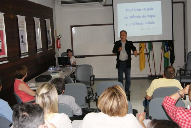 Renomado escritor paranaense Domingos Pellegrini ministra palestra no CRF-PR